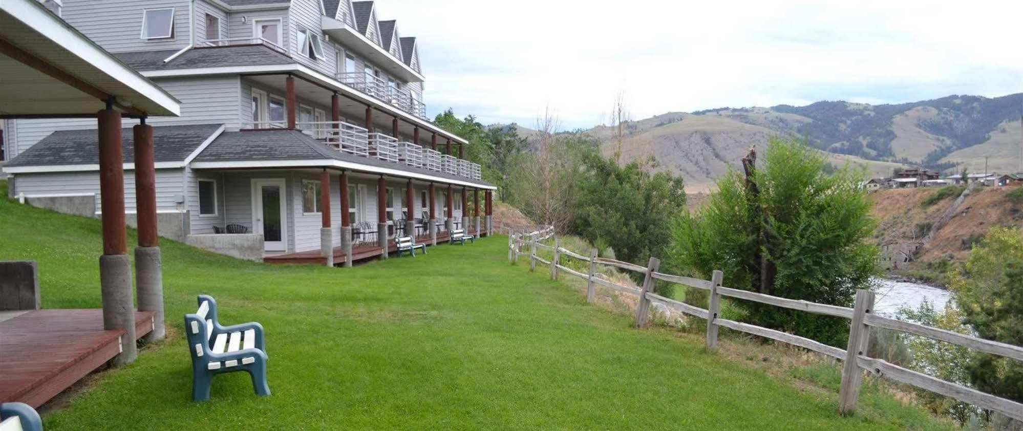 Absaroka Lodge Gardiner Bagian luar foto